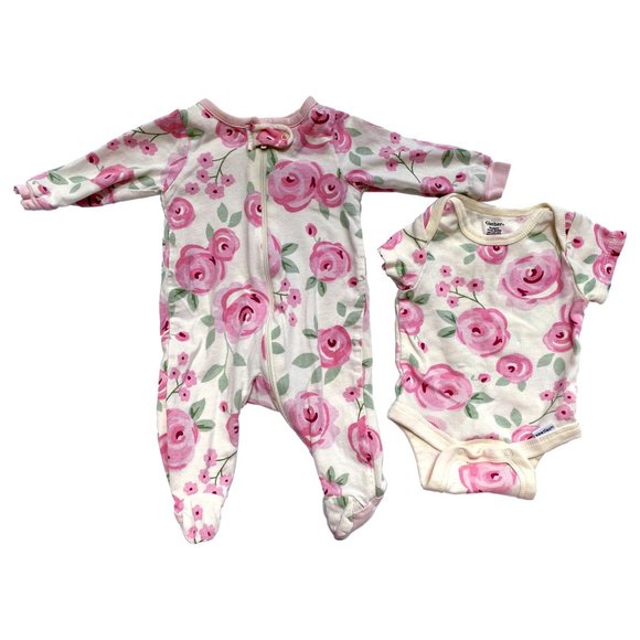 GERBER Baby Girl Sleepers & Onesies Sets - Size Newborn - 4 Sets (8 Pcs Total) - Picture 6 of 6